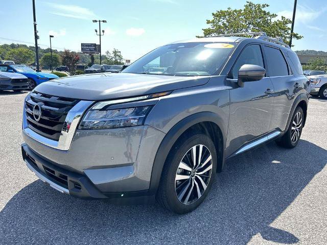 Used 2024 Nissan Pathfinder Platinum w/ Cargo Package FWD image 8