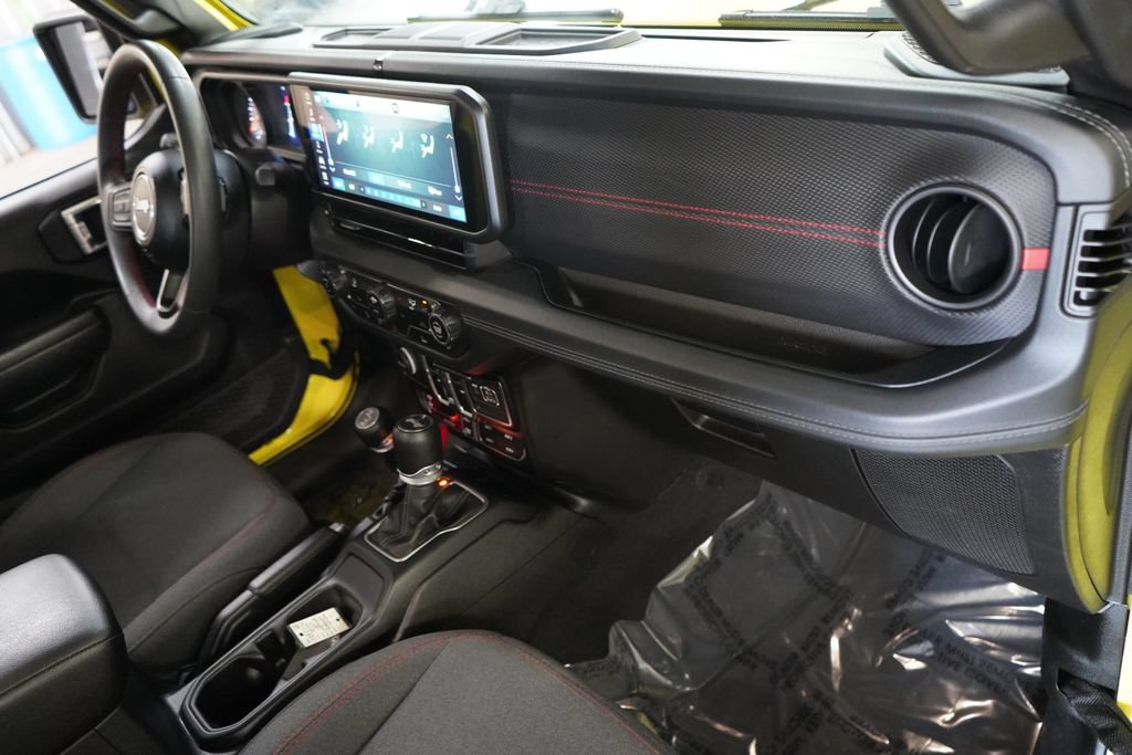 Used 2024 Jeep Wrangler Unlimited Rubicon AWD/4WD image 21