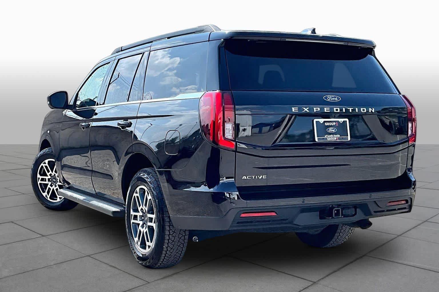 Certified 2025 Ford Expedition Active AWD/4WD image 6