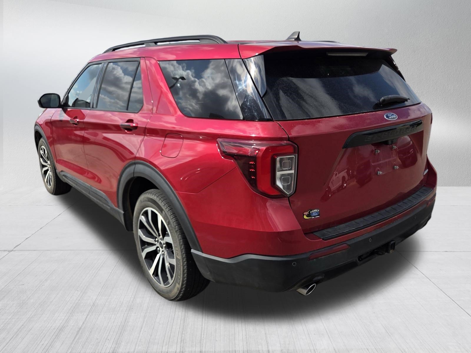 Certified 2022 Ford Explorer ST-Line w/ Class IV Trailer Tow Package AWD/4WD image 5