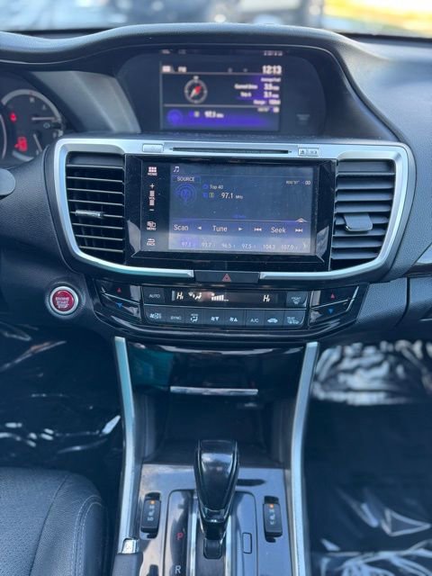 Used 2017 Honda Accord EX-L image 17