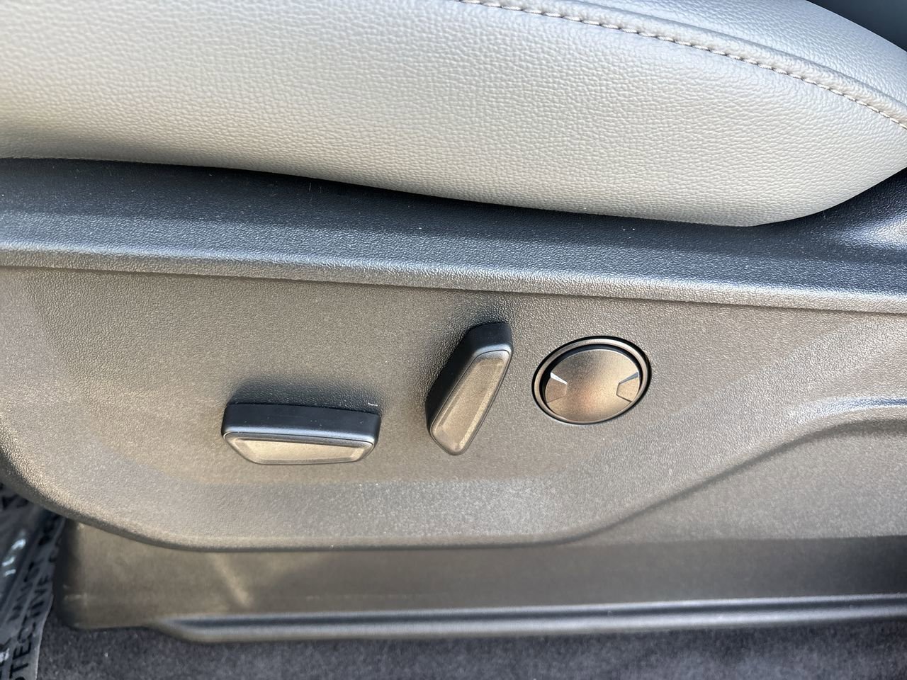 Certified 2025 Ford F150 Lightning Flash image 19