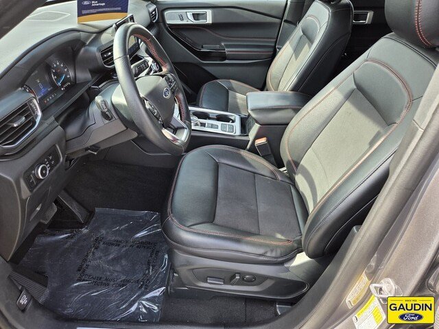 Certified 2024 Ford Explorer ST-Line w/ Class IV Trailer Tow Package RWD image 11