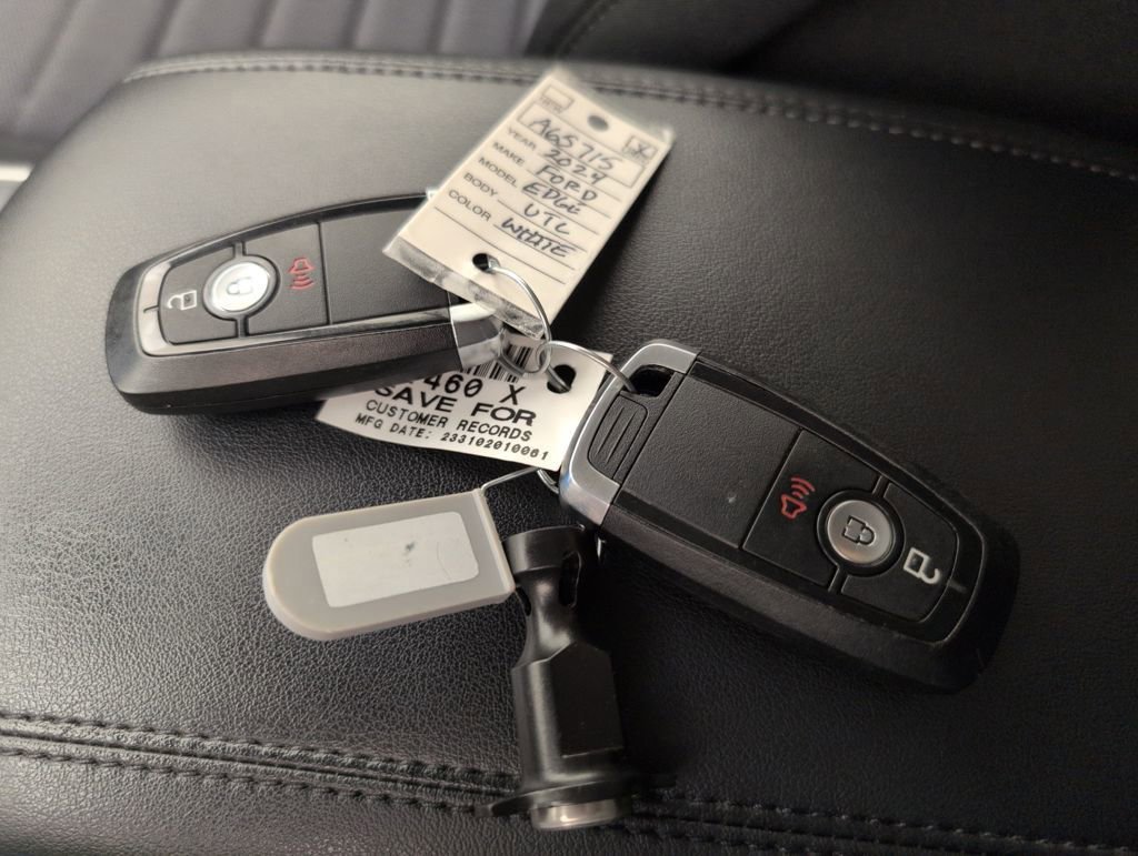 Certified 2024 Ford Edge SE image 45