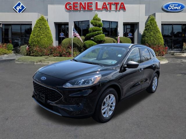 Certified 2022 Ford Escape SE w/ Cold Weather Package AWD/4WD image 3