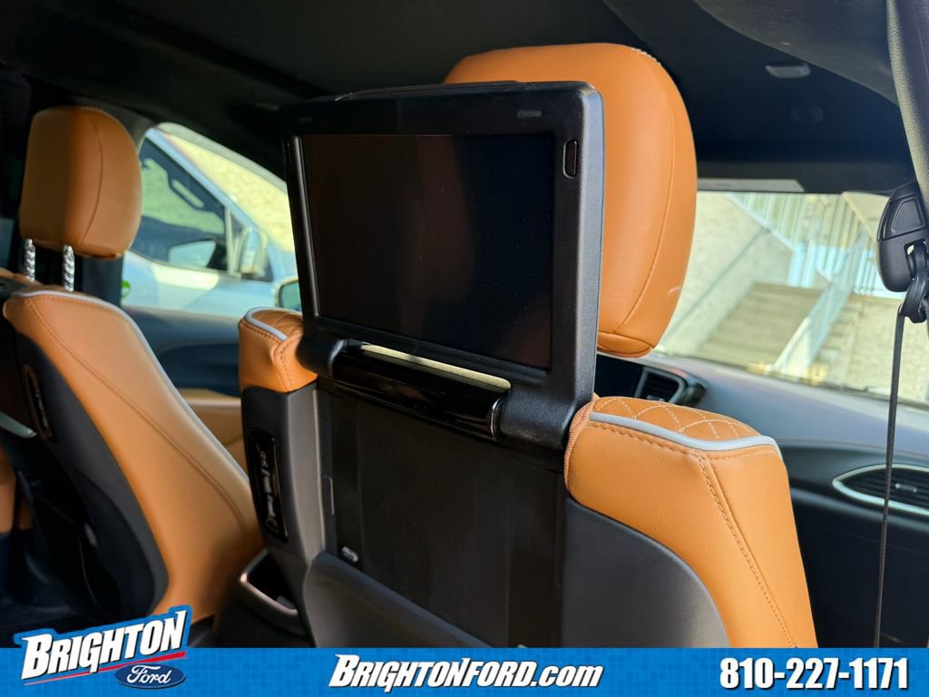 Used 2021 Chrysler Pacifica Pinnacle image 9