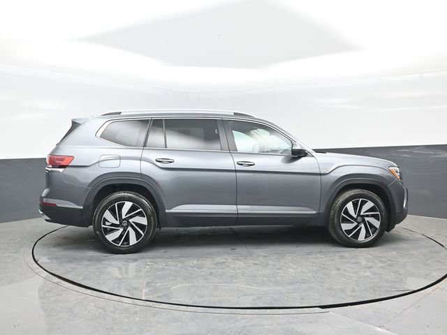 Used 2025 Volkswagen Atlas SEL AWD/4WD image 3
