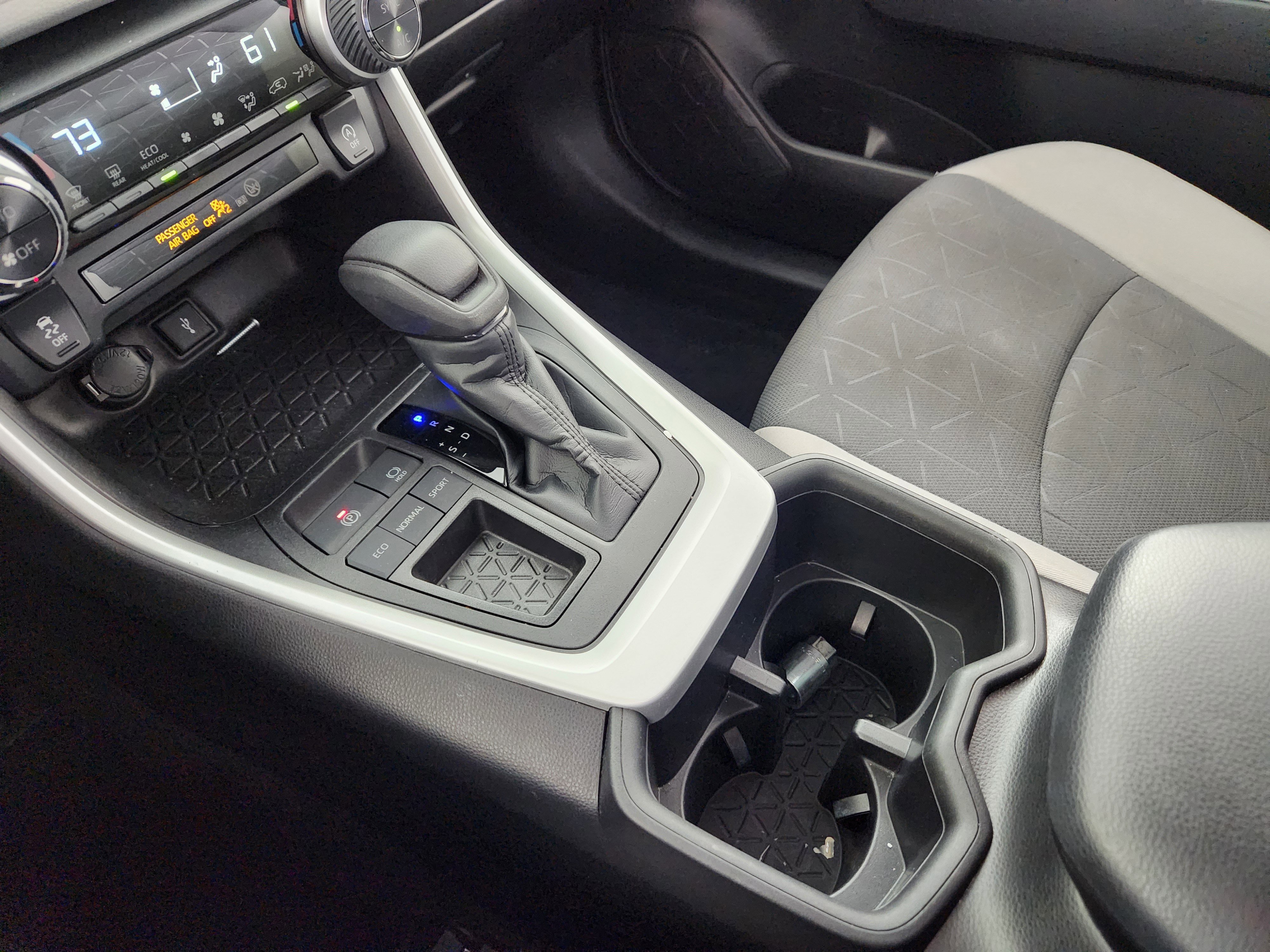 Used 2022 Toyota RAV4 XLE image 25