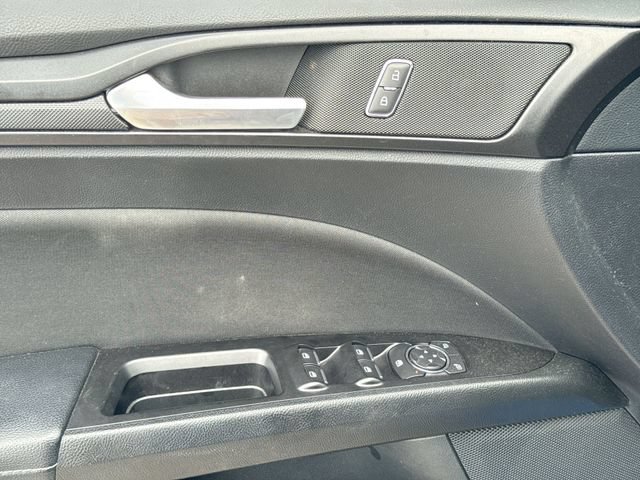 Certified 2018 Ford Fusion SE w/ Equipment Group 201A FWD image 13