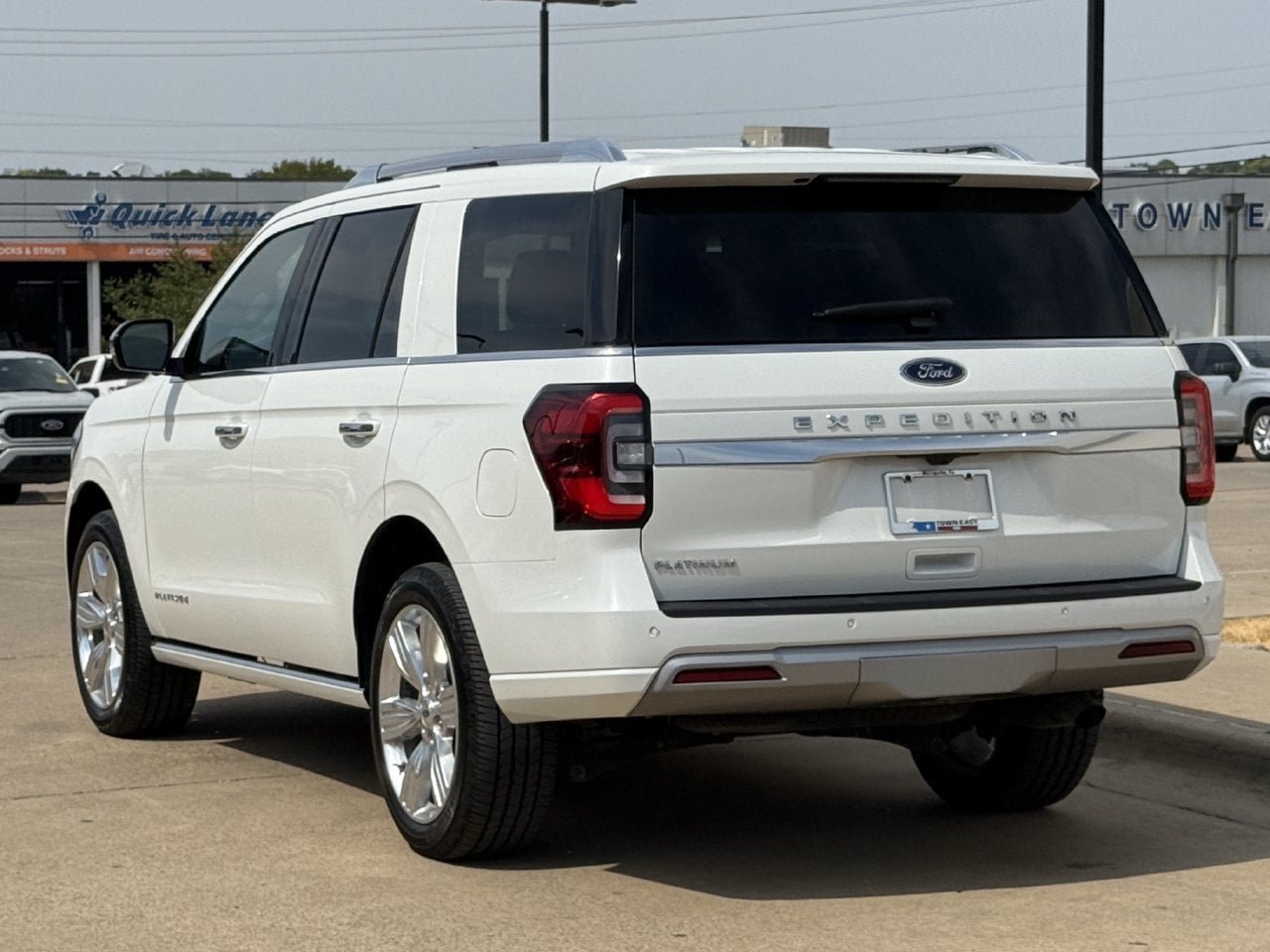 Certified 2023 Ford Expedition Platinum RWD image 5