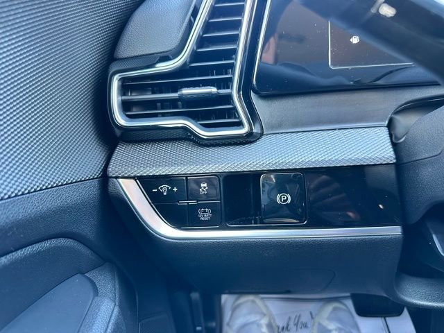 Used 2023 Kia Sportage LX image 65
