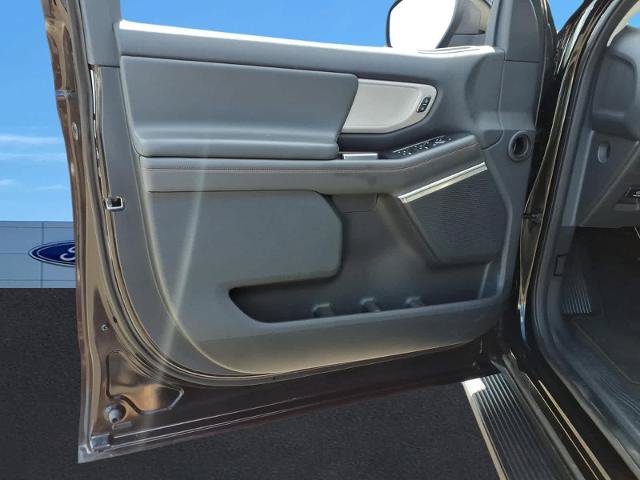 Certified 2025 Ford Expedition Active AWD/4WD image 31