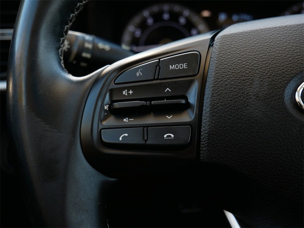 Used 2022 Hyundai Venue SEL image 15