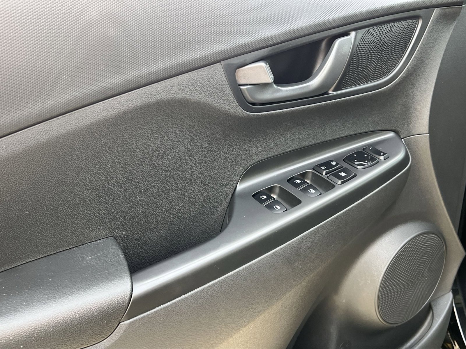 Used 2023 Hyundai Kona SEL image 15