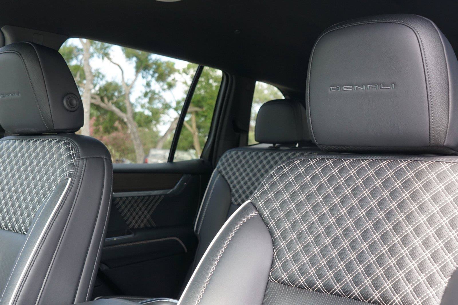 Used 2025 GMC Acadia Denali w/ LPO, Floor Liner Package FWD image 11
