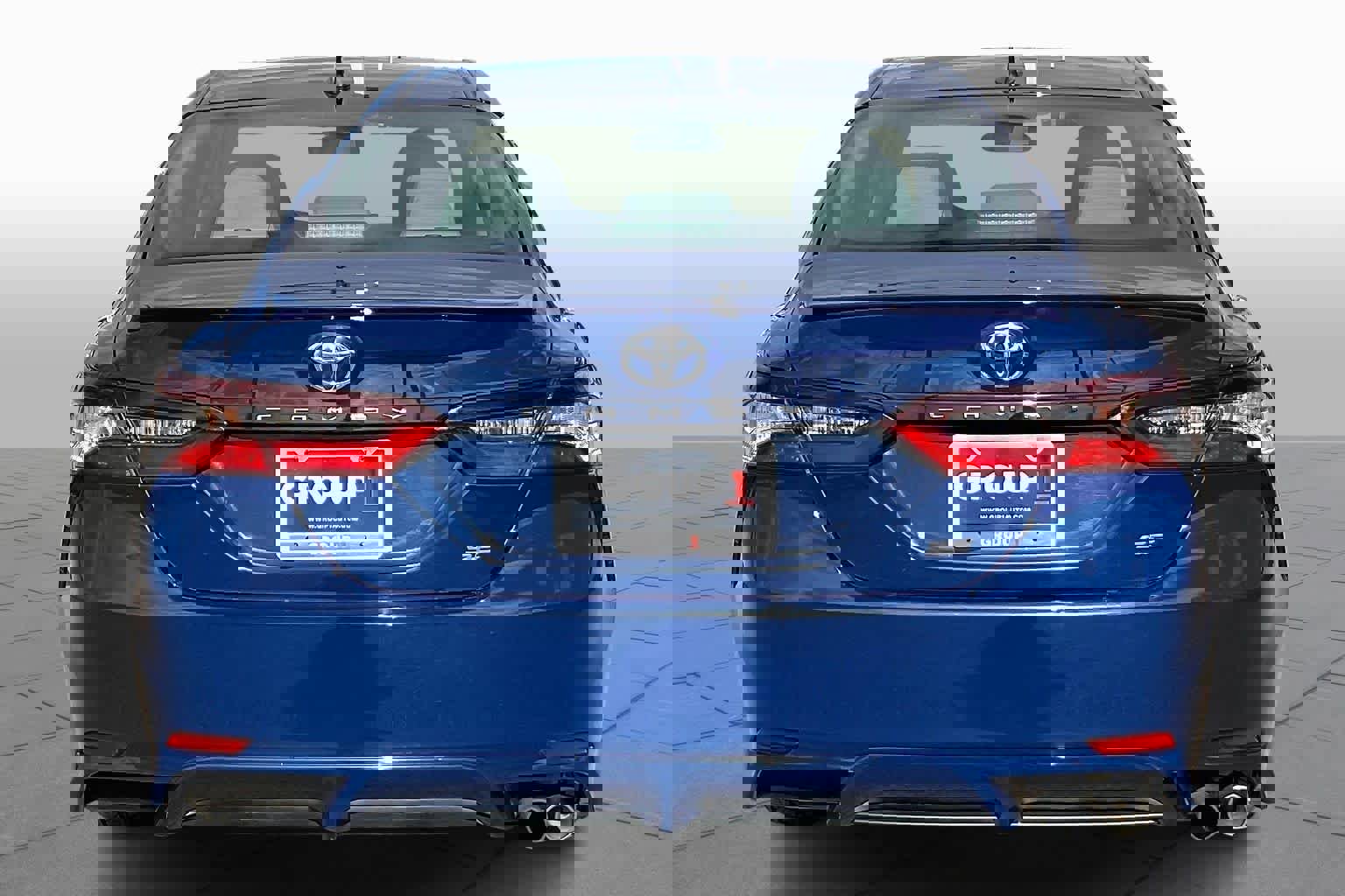 Used 2024 Toyota Camry SE image 4