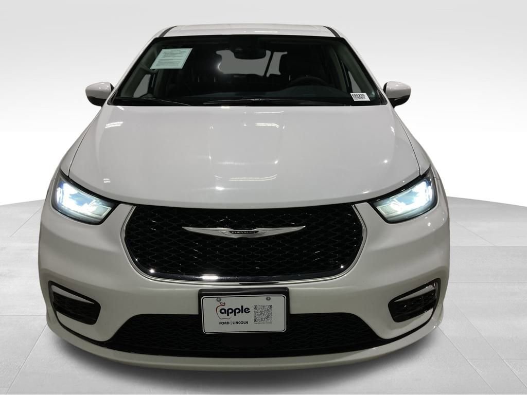 Used 2023 Chrysler Pacifica Touring-L image 12