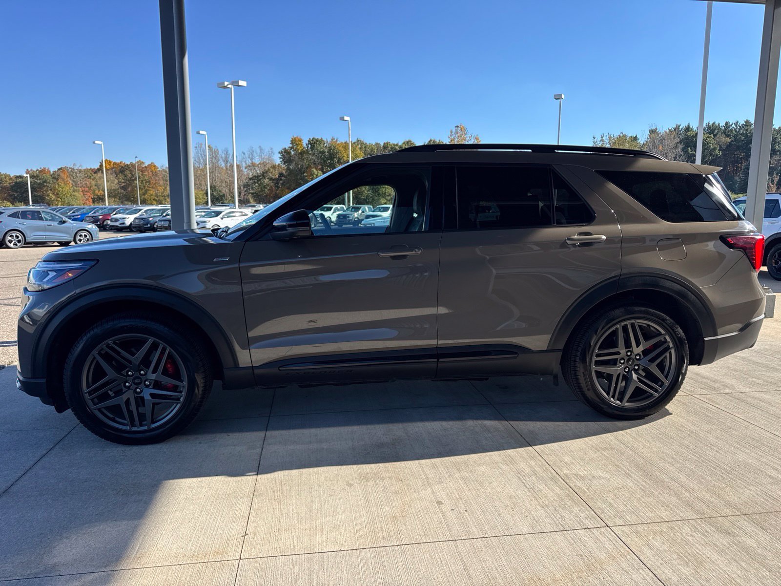 Certified 2026 Ford Explorer ST-Line w/ ST-Line Street Pack AWD/4WD image 4