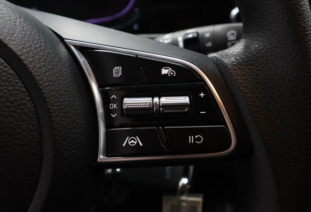 Used 2024 Kia Seltos LX image 30