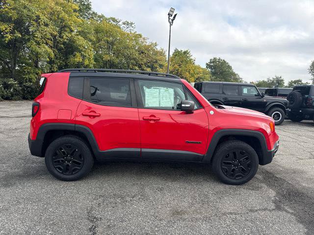 Used 2018 Jeep Renegade Trailhawk AWD/4WD image 3