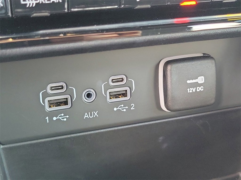 Used 2024 Jeep Grand Cherokee Laredo X image 20