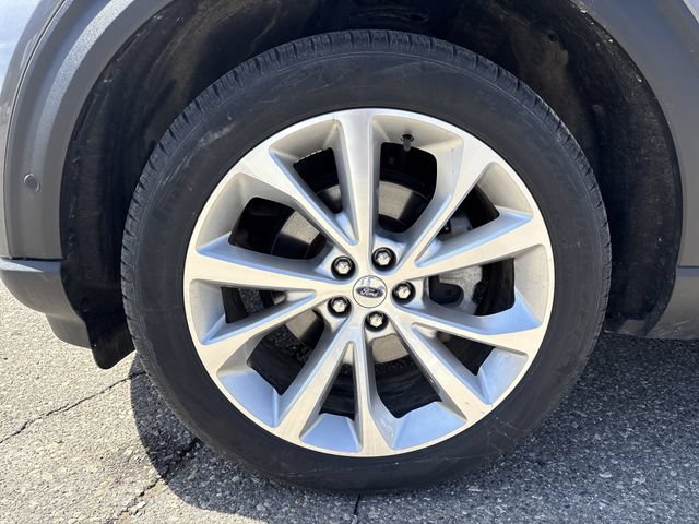 Certified 2022 Ford Explorer Platinum w/ Equipment Group 601A AWD/4WD image 54