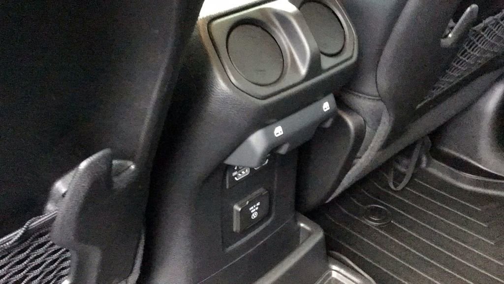 Used 2024 Jeep Wrangler Sahara w/ Safety Group image 15