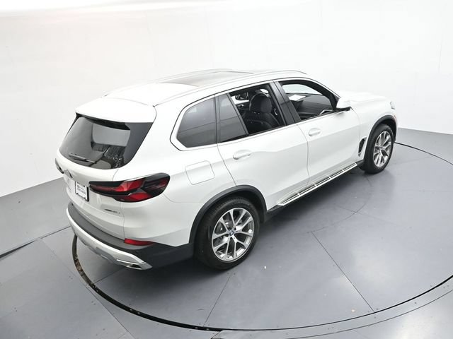 Used 2025 BMW X5 xDrive50e AWD/4WD image 41
