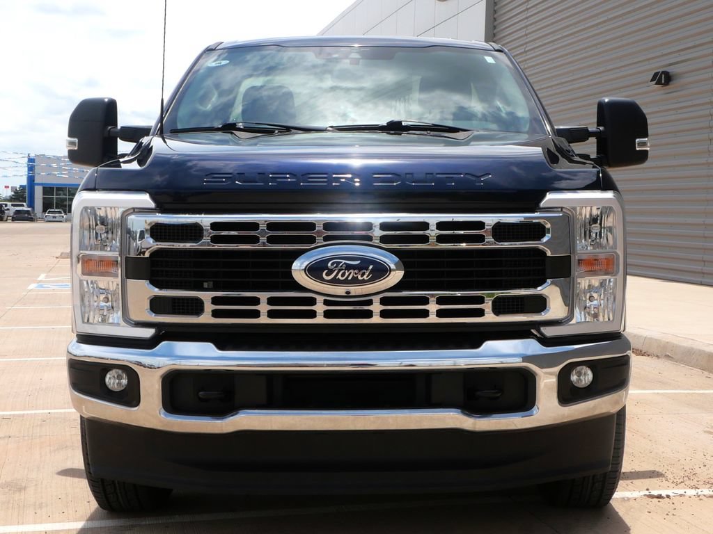 Certified 2023 Ford F350 XLT w/ 360-Degree Camera Package AWD/4WD image 4