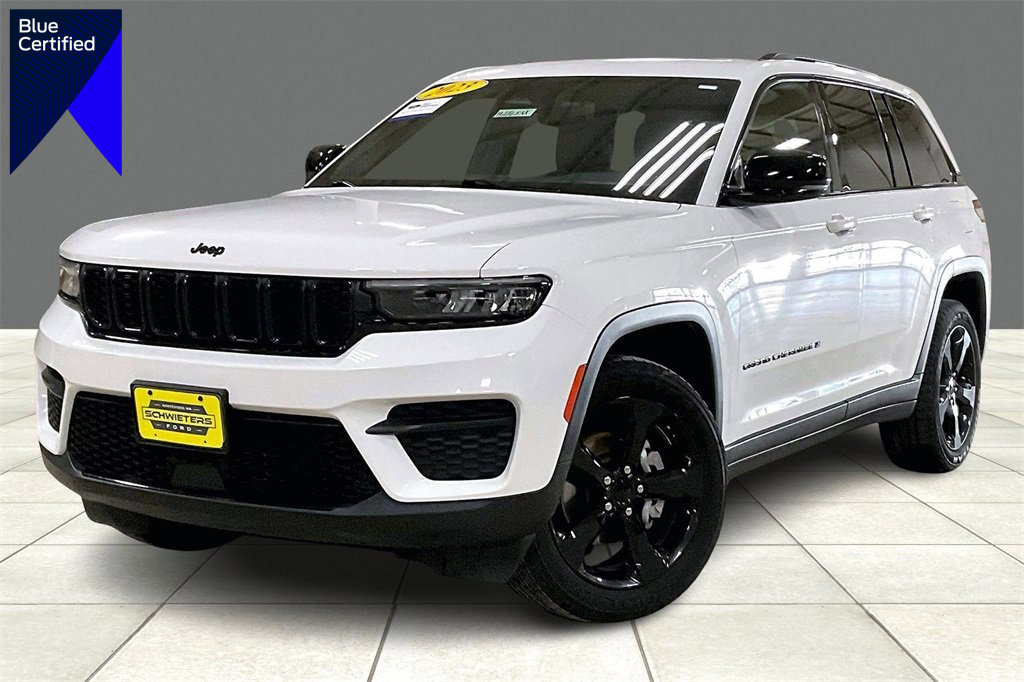 Used 2023 Jeep Grand Cherokee Altitude image 1