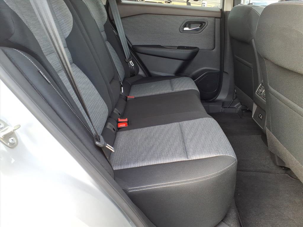 Used 2021 Nissan Rogue SV image 14