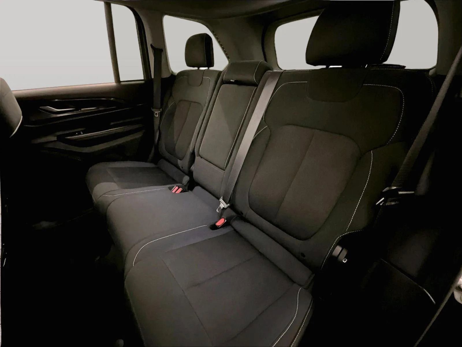 Used 2023 Jeep Grand Cherokee Laredo AWD/4WD image 25
