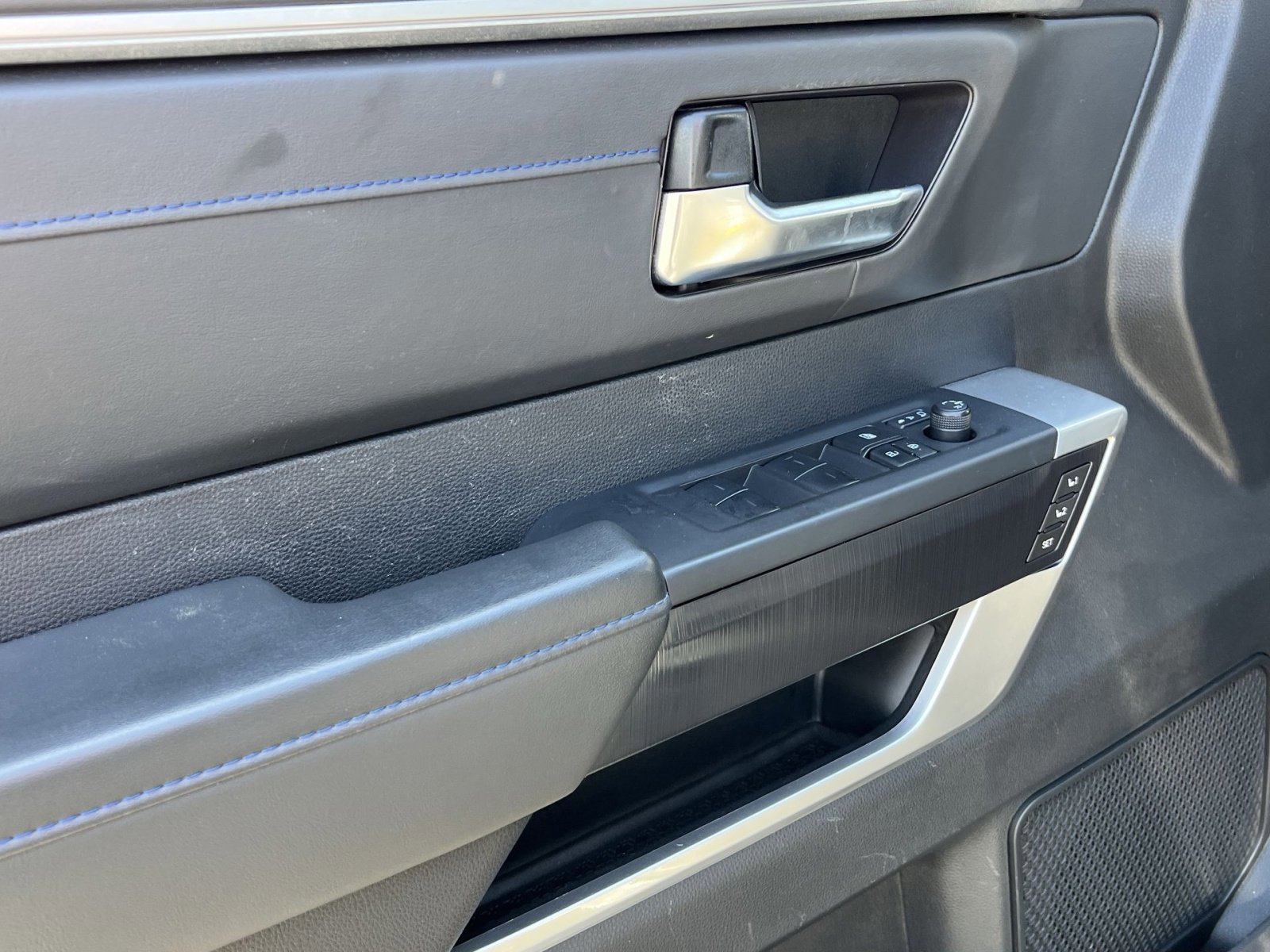 Used 2023 Toyota Tundra Platinum AWD/4WD image 22