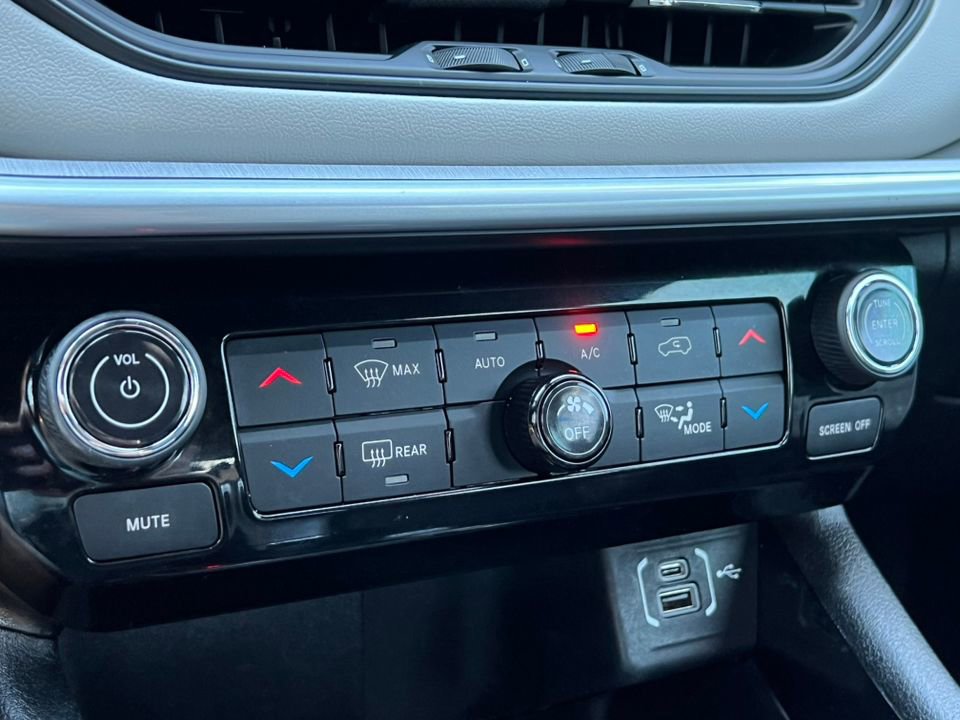 Used 2024 Jeep Compass Limited AWD/4WD image 26