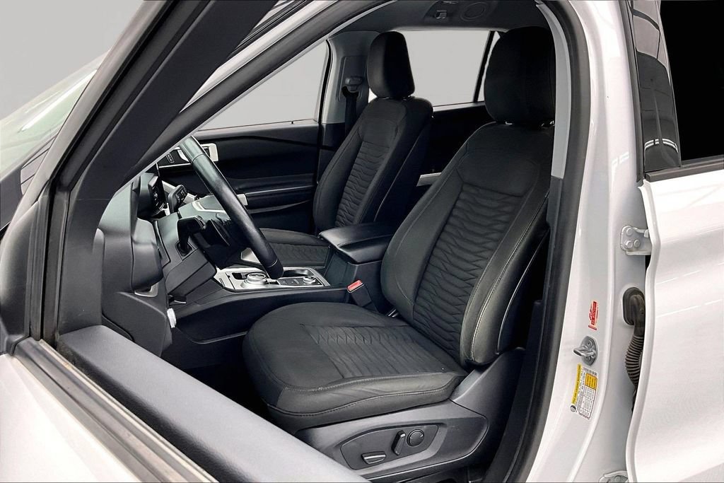 Certified 2020 Ford Explorer XLT w/ Comfort Package AWD/4WD image 25