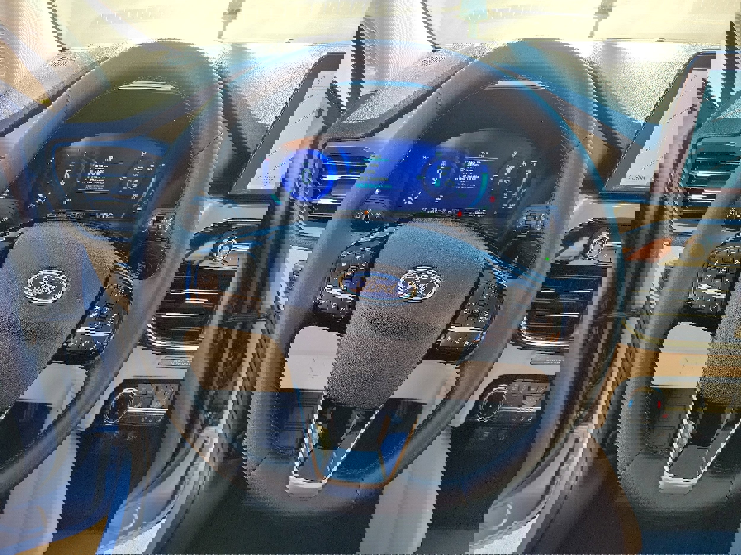 Certified 2022 Ford Escape Titanium image 24