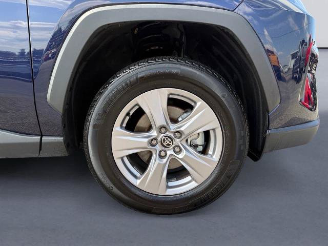 Used 2025 Toyota RAV4 XLE AWD/4WD image 9