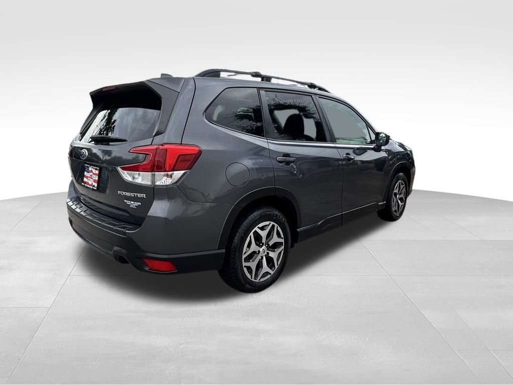 Used 2020 Subaru Forester Premium AWD/4WD image 4