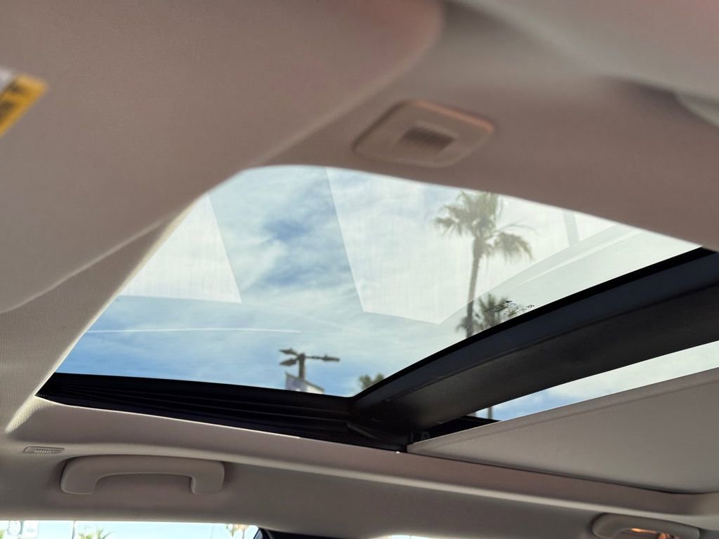 Used 2019 Chrysler 300 Limited w/ Safetytec Plus Group image 20