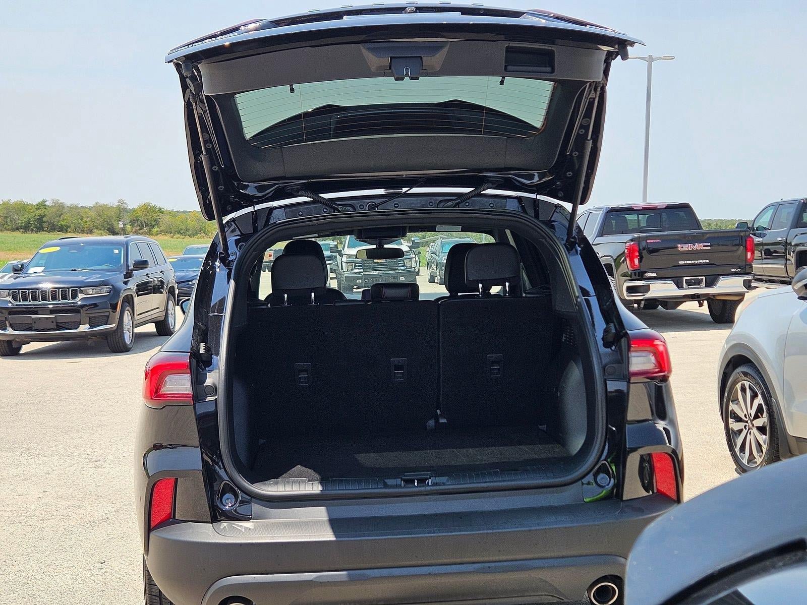 Certified 2025 Ford Escape ST-Line AWD/4WD image 8