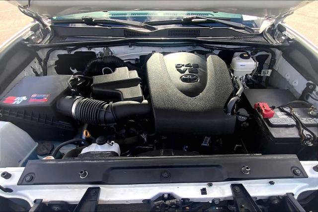 Used 2022 Toyota Tacoma TRD Off-Road AWD/4WD image 30