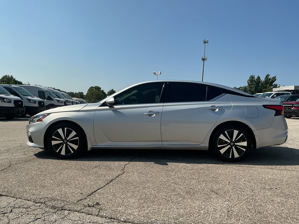 Used 2022 Nissan Altima 2.5 SL FWD image 2