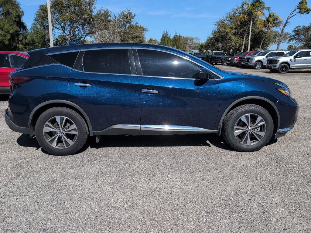 Used 2019 Nissan Murano S image 2