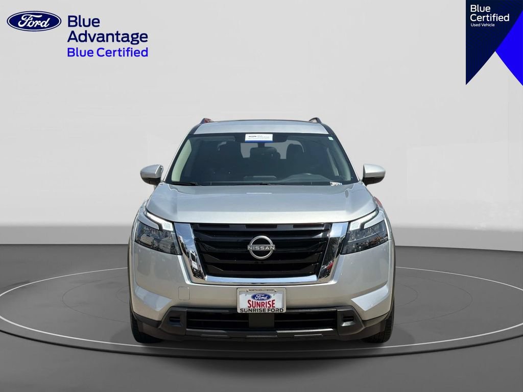 Used 2024 Nissan Pathfinder SV FWD image 3