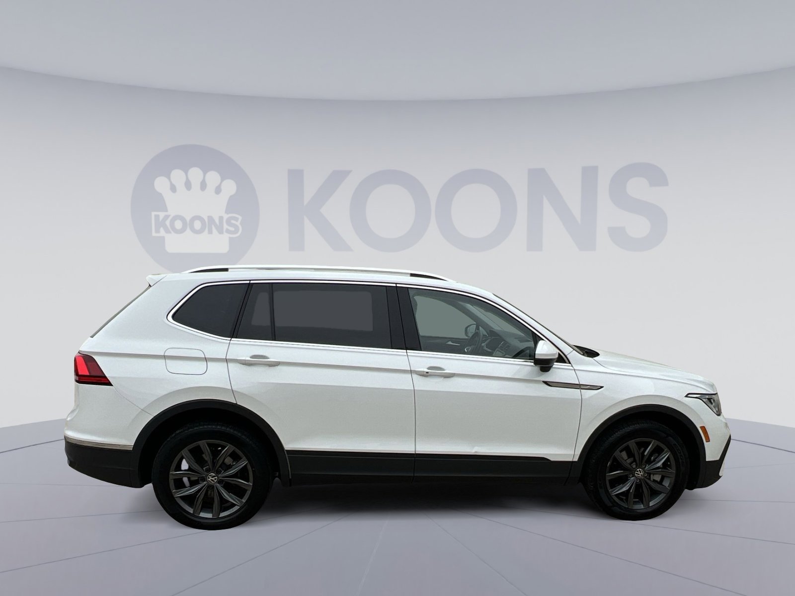 Used 2022 Volkswagen Tiguan SE image 8