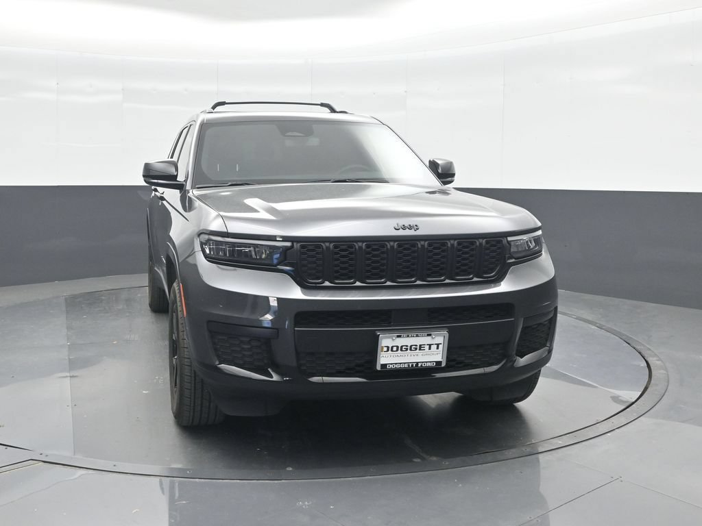 Used 2024 Jeep Grand Cherokee L Altitude RWD image 15