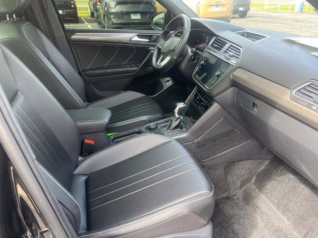Used 2024 Volkswagen Tiguan SE R-Line AWD/4WD image 11