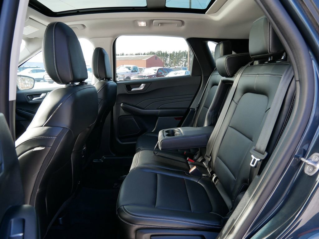 Certified 2022 Ford Escape Titanium w/ Class II Trailer Tow Package image 11