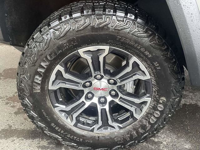 Used 2024 GMC Canyon AT4 w/ AT4 Premium Package AWD/4WD image 11