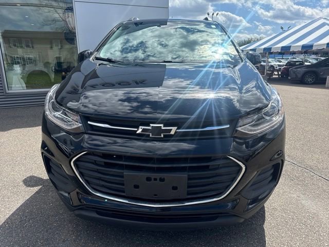 Used 2022 Chevrolet Trax LT w/ Midnight Edition AWD/4WD image 3